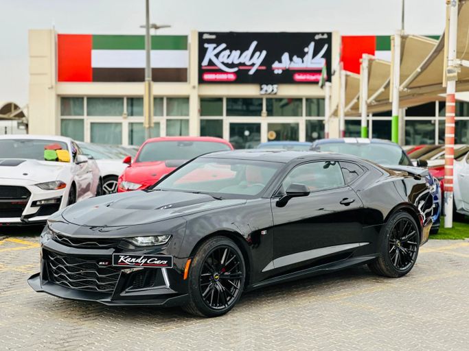 Подержанный Chevrolet Camaro VI Рестайлинг, 2.0 л, 2019 в Шардже от Kandy Cars Черный цвет. Американская | AUTO.AE