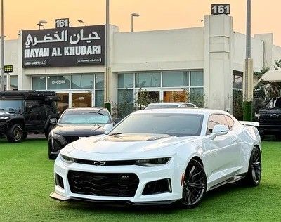 Подержанный Chevrolet Camaro VI Рестайлинг, 6.2 л, 2020 в Шардже от Hayan Alkhudari Used Cars Белый цвет. GCC | AUTO.AE