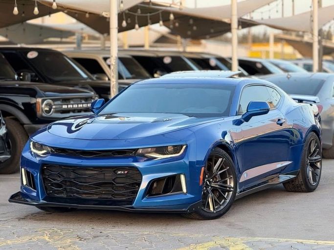 Used Chevrolet Camaro VI Facelift, 6.2 l, 2018 in Sharjah by Al Suraj Al Muneer Used Cars, Blue color. GCC Specs | AUTO.AE