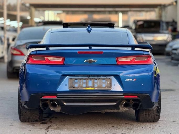 Used Chevrolet Camaro VI Facelift, 6.2 l, 2018 in Sharjah by Al Suraj Al Muneer Used Cars, Blue color. GCC Specs | AUTO.AE
