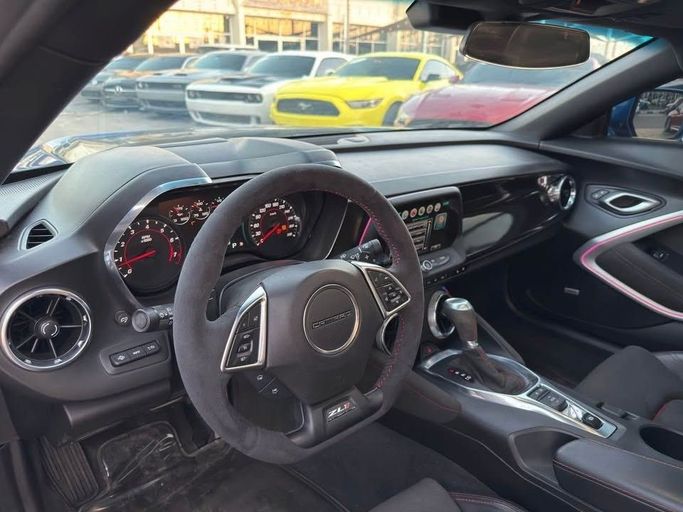 Used Chevrolet Camaro VI Facelift, 6.2 l, 2018 in Sharjah by Al Suraj Al Muneer Used Cars, Blue color. GCC Specs | AUTO.AE