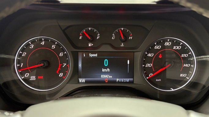 Подержанный Chevrolet Camaro VI, 3.6 л, 2016 в Шардже от Badar Used Cars Серебристый цвет.  | AUTO.AE