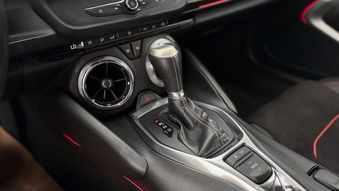 Used Chevrolet Camaro VI, 3.6 l, 2016 in Sharjah by Badar Used Cars, Silver color.  | AUTO.AE