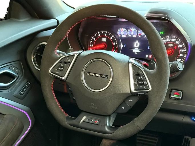 Used Chevrolet Camaro VI Facelift, 6.2 l, 2023 in Sharjah by Al Wisam Al Malaki Used Cars, Black color. GCC Specs | AUTO.AE