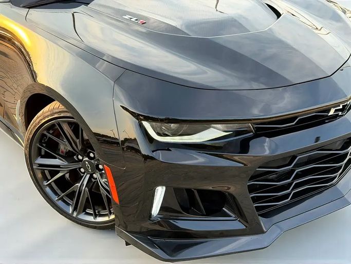 Used Chevrolet Camaro VI Facelift, 6.2 l, 2023 in Sharjah by Al Wisam Al Malaki Used Cars, Black color. GCC Specs | AUTO.AE