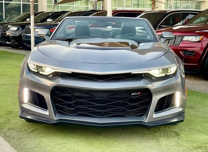 Подержанный Chevrolet Camaro ZL1 VI Рестайлинг, 6.2 л, 2021 в Шардже от Walid Kahat Серый цвет. Американская | AUTO.AE | Объявление #273046