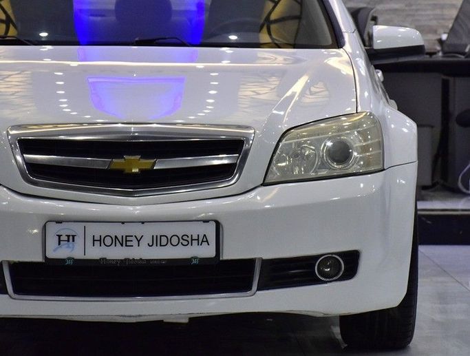 Подержанный Chevrolet Caprice VI, 3.6 л, 2009 в Шардже от Honey Gidosha Used Cars Tr. Белый цвет.  | AUTO.AE