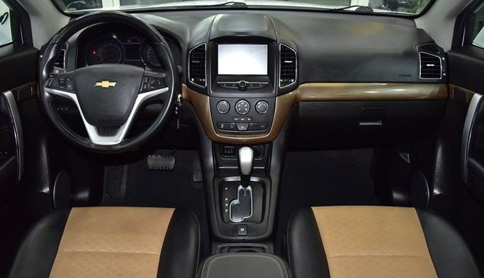 Used Chevrolet Captiva I Facelift 3, 2.4 l, 2017 in Sharjah by Honey Gidosha Used Cars Tr., White color.  | AUTO.AE