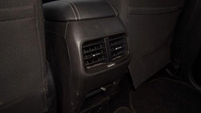 Подержанный Chevrolet Captiva II, 1.5 л, 2023 в Шардже от Alnujoom Al Malakiah Used Cars Черный цвет. GCC | AUTO.AE