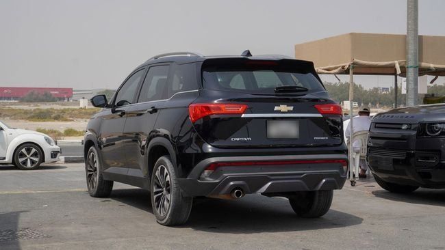 Подержанный Chevrolet Captiva II, 1.5 л, 2023 в Шардже от Alnujoom Al Malakiah Used Cars Черный цвет. GCC | AUTO.AE