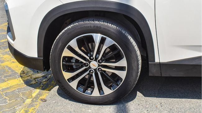 Used Chevrolet Captiva II, 1.5 l, 2022 in Sharjah by Alnujoom Al Malakiah Used Cars, White color. GCC Specs | AUTO.AE