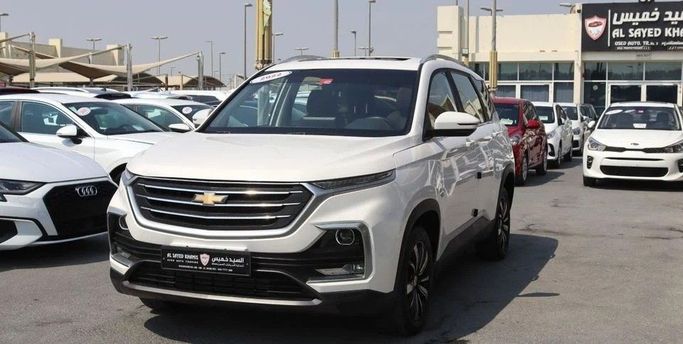 Used Chevrolet Captiva II, 1.5 l, 2022 in Sharjah by Al Sayed Khamis Used Cars, White color. GCC Specs | AUTO.AE
