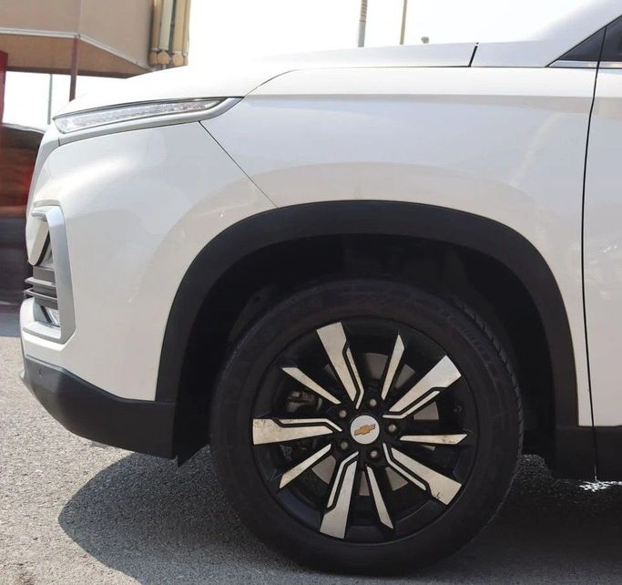 Used Chevrolet Captiva II, 1.5 l, 2022 in Sharjah by Al Sayed Khamis Used Cars, White color. GCC Specs | AUTO.AE