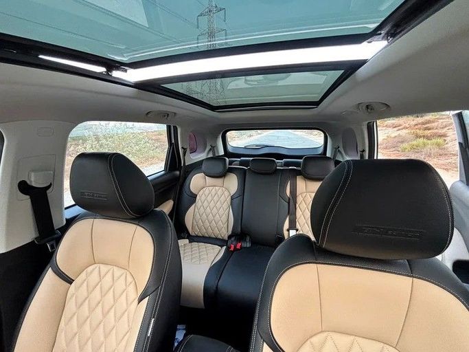 Used Chevrolet Captiva II, 1.5 l, 2024 in Sharjah by Almasar Used Cars, White color. GCC Specs | AUTO.AE