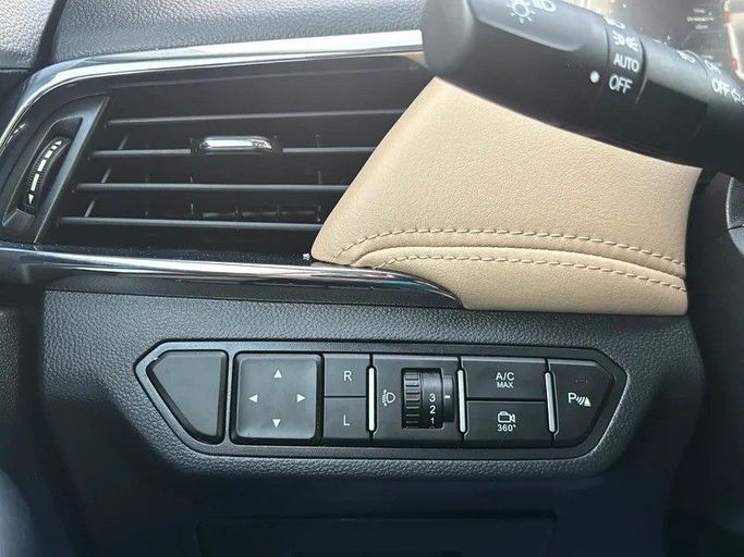 Used Chevrolet Captiva II, 1.5 l, 2024 in Sharjah by Almasar Used Cars, White color. GCC Specs | AUTO.AE