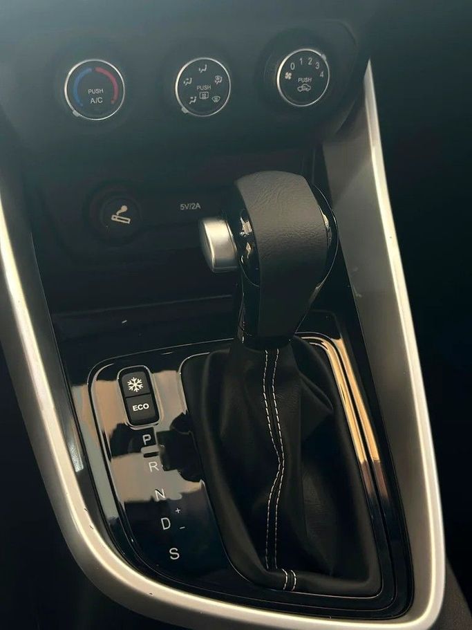 Подержанный Chevrolet Captiva II, 1.5 л, 2023 в Шардже от Alzawraq Alazrak Серый цвет. GCC | AUTO.AE