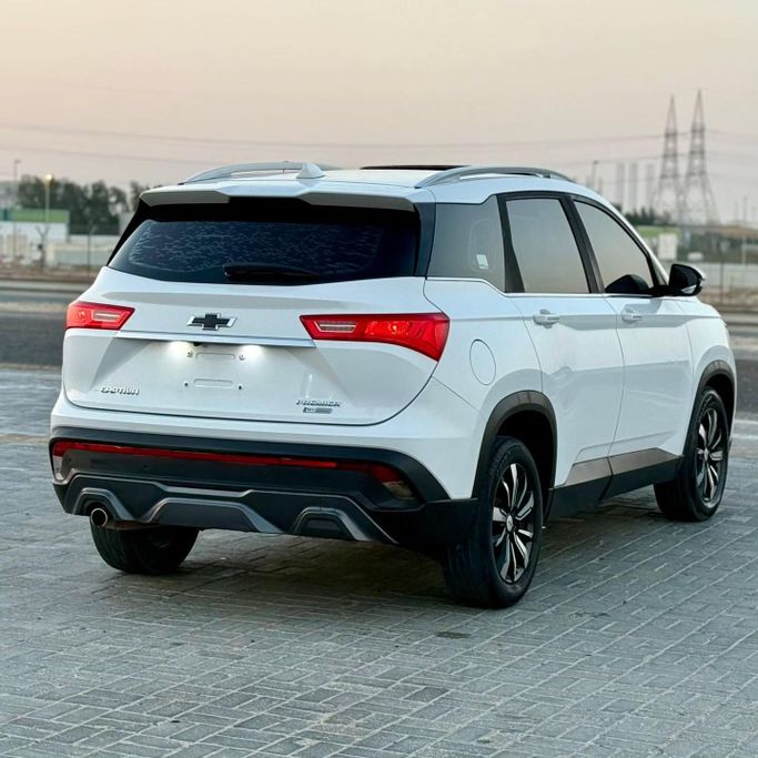 Подержанный Chevrolet Captiva II, 1.5 л, 2022 в Шардже от Sarmad Cars Белый цвет. Other | AUTO.AE