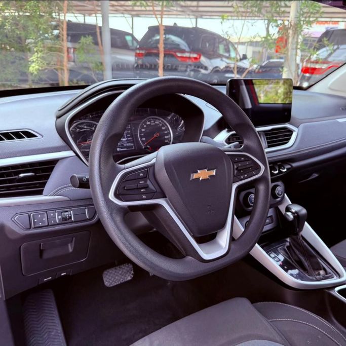 Подержанный Chevrolet Captiva II, 1.5 л, 2023 в Шардже от Sarmad Cars Красный цвет. Other | AUTO.AE