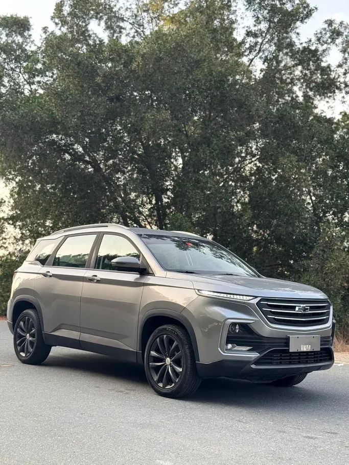 Подержанный Chevrolet Captiva II, 1.5 л, 2022 в Шардже от Najm Al Shamal Used Cars Серый цвет. GCC | AUTO.AE | Объявление #273559