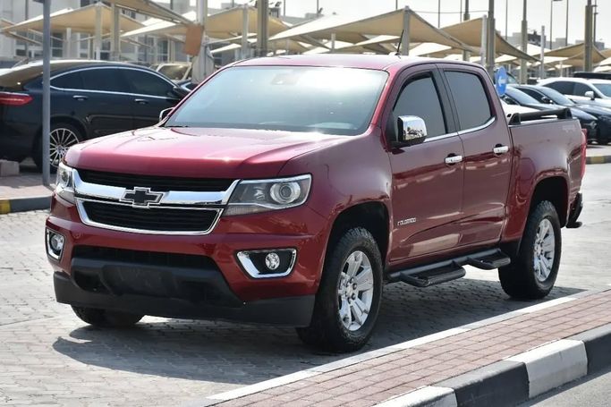 Подержанный Chevrolet Colorado II, 3.6 л, 2020 в Шардже от Alfaris Used Cars Красный цвет. Other | AUTO.AE