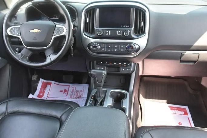 Подержанный Chevrolet Colorado II, 3.6 л, 2020 в Шардже от Alfaris Used Cars Красный цвет. Other | AUTO.AE