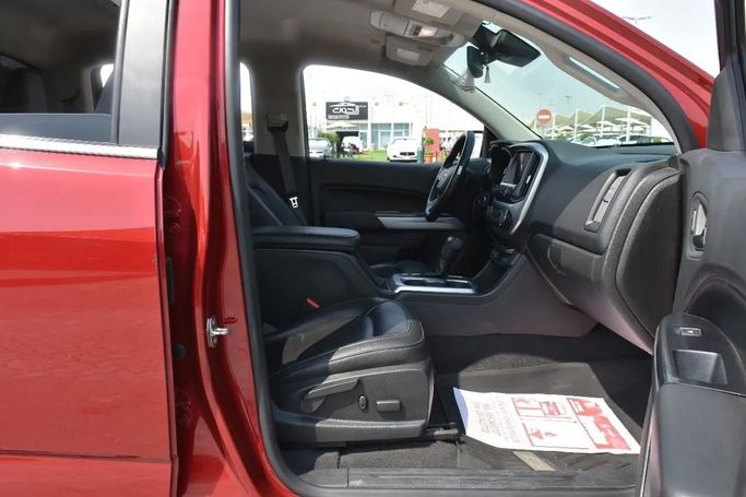 Подержанный Chevrolet Colorado II, 3.6 л, 2020 в Шардже от Alfaris Used Cars Красный цвет. Other | AUTO.AE