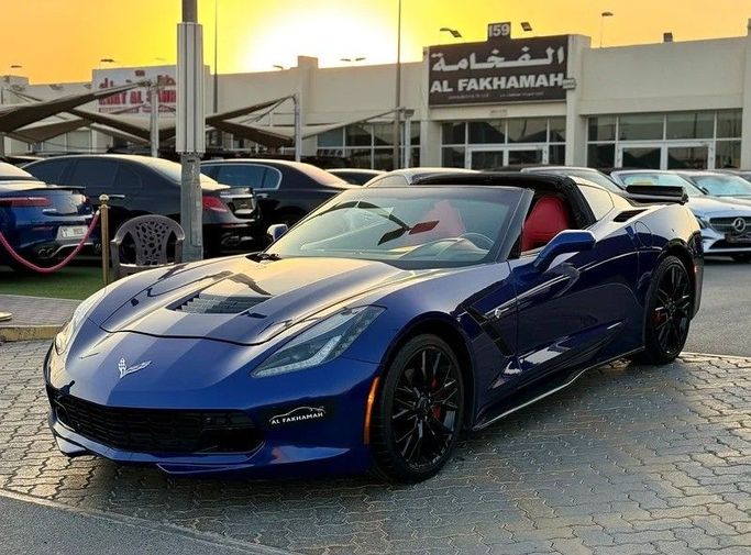Подержанный Chevrolet Corvette C7, 6.2 л, 2019 в Шардже от Al Fakhamah Used Cars Синий цвет. Американская | AUTO.AE