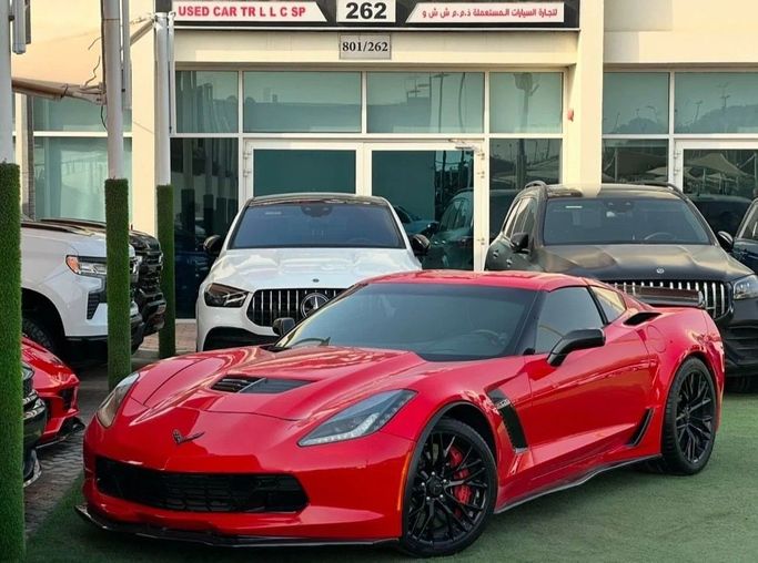 Подержанный Chevrolet Corvette Z06 C7, 6.2 л, 2018 в Шардже от Noor Al Seyoh Used Cars Красный цвет. Американская | AUTO.AE