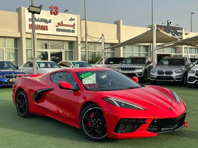 Подержанный Chevrolet Corvette Stingray C8, 6.2 л, 2022 в Шардже от Badar Used Cars Красный цвет.  | AUTO.AE