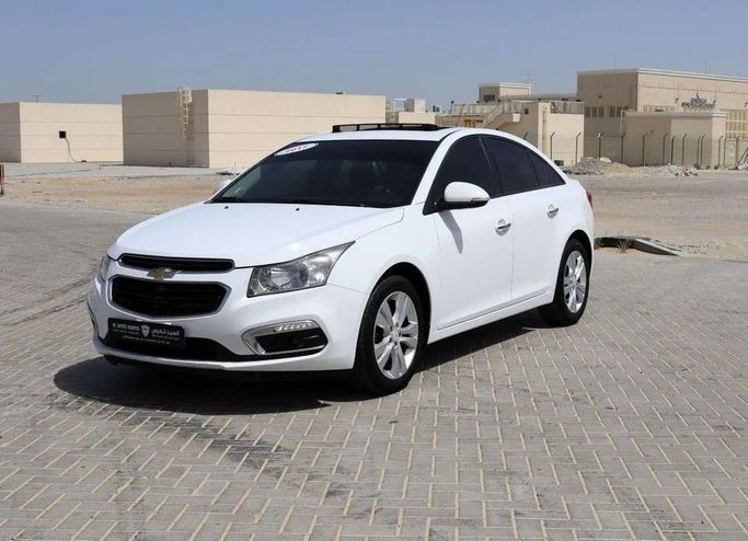 Подержанный Chevrolet Cruze II, 1.4 л, 2017 в Шардже от Al Sayed Khamis Used Cars Белый цвет. GCC | AUTO.AE