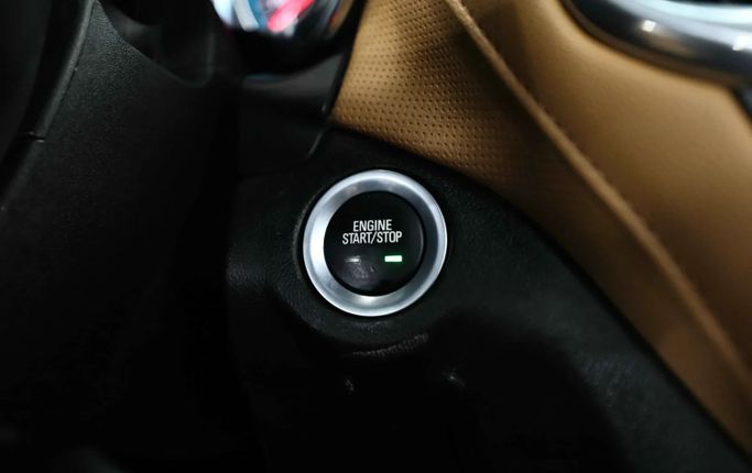 Used Chevrolet Equinox III, 1.5 l, 2018 in Sharjah by Al Qassem Cars Trading, Silver color. GCC Specs | AUTO.AE