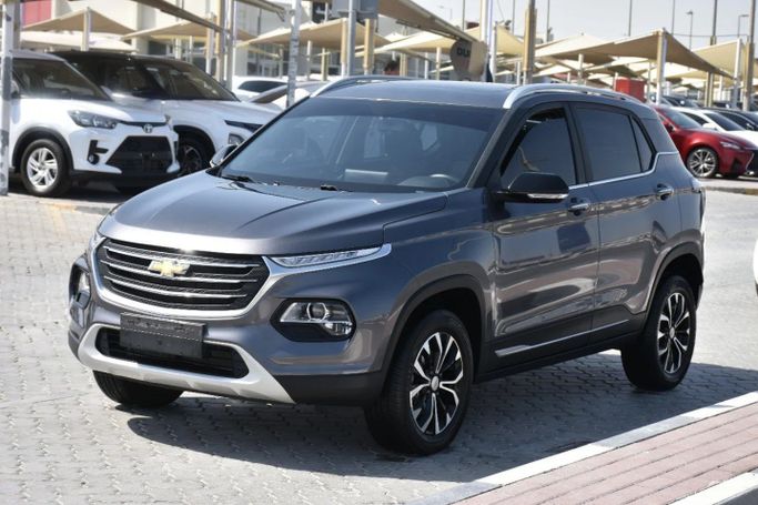 Подержанный Chevrolet Groove, 1.5 л, 2023 в Шардже от Alfaris Used Cars Серый цвет. Other | AUTO.AE