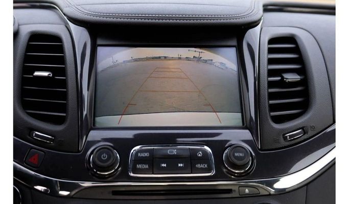 Подержанный Chevrolet Impala X, 3.6 л, 2019 в Шардже от Al Sayed Khamis Used Auto Trading Белый цвет. GCC | AUTO.AE