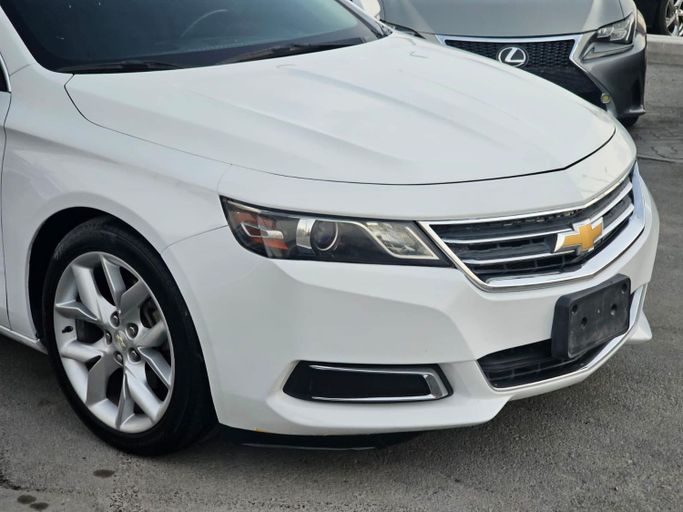 Подержанный Chevrolet Impala X, 2.5 л, 2017 в Шардже от Al Helal Al Abyadh Used Cars Белый цвет. GCC | AUTO.AE