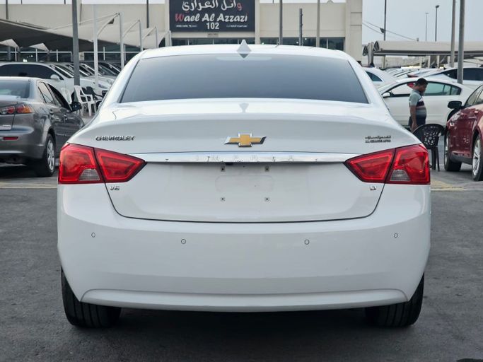 Подержанный Chevrolet Impala X, 2.5 л, 2017 в Шардже от Al Helal Al Abyadh Used Cars Белый цвет. GCC | AUTO.AE