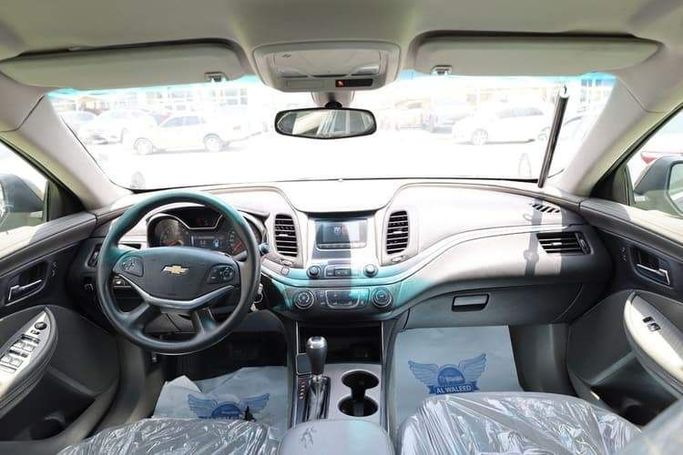 Подержанный Chevrolet Impala X, 3.6 л, 2017 в Шардже от OMC Used Cars Синий цвет. GCC | AUTO.AE