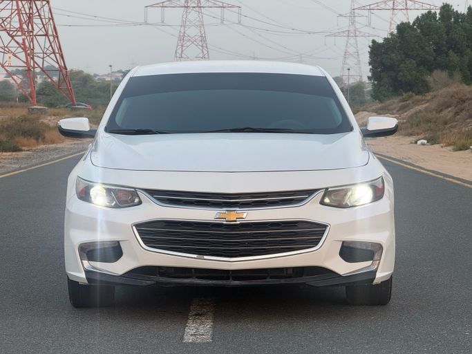 Подержанный ⁦Chevrolet Malibu IX, 1.5 л, 2018⁩ в ОАЭ, Шарджа Белый цвет. Американская | AUTO.AE | Объявление #284646