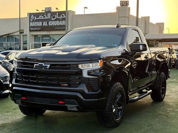 Подержанный Chevrolet Silverado IV (T1XX) Рестайлинг, 5.3 л, 2023 в Шардже от Hayan Alkhudari Used Cars Черный цвет. GCC | AUTO.AE