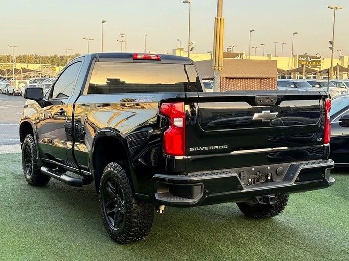 Подержанный Chevrolet Silverado IV (T1XX) Рестайлинг, 5.3 л, 2023 в Шардже от Hayan Alkhudari Used Cars Черный цвет. GCC | AUTO.AE