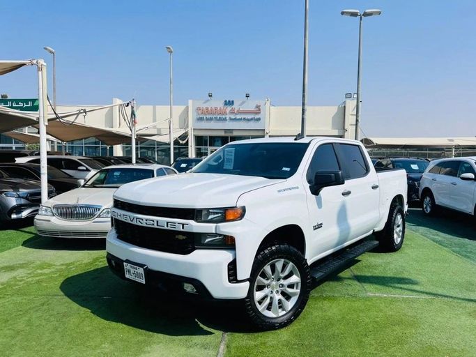 Подержанный Chevrolet Silverado IV (T1XX), 2.7 л, 2020 в Шардже от Tabarak Used Cars Белый цвет. Американская | AUTO.AE