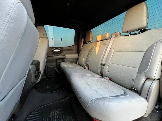 Used Chevrolet Silverado IV (T1XX), 5.3 l, 2020 in Sharjah by Al Rukin Al Saudi, White color. GCC Specs | AUTO.AE