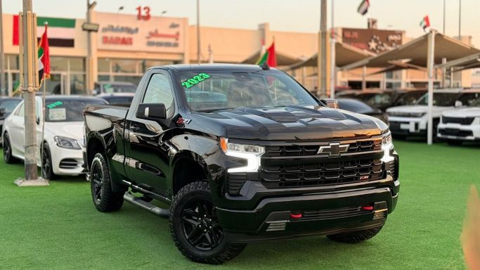 Подержанный Chevrolet Silverado IV (T1XX) Рестайлинг, 5.3 л, 2023 в Шардже от Badar Used Cars Черный цвет. GCC | AUTO.AE