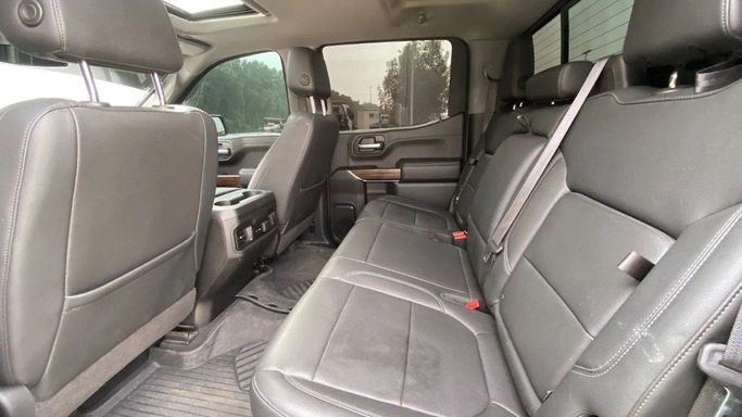 Used Chevrolet Silverado IV (T1XX), 5.3 l, 2022 in Sharjah by Halla Cars, White color. Canadian Specs | AUTO.AE