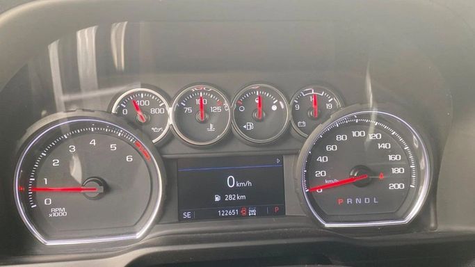 Used Chevrolet Silverado IV (T1XX), 5.3 l, 2022 in Sharjah by Halla Cars, White color. Canadian Specs | AUTO.AE