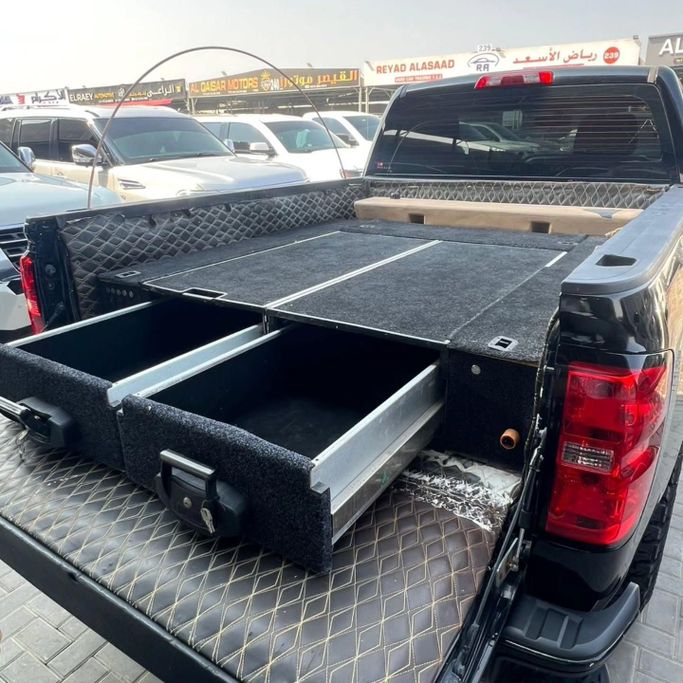 Подержанный Chevrolet Silverado III (K2XX) Рестайлинг, 5.3 л, 2018 в Шардже от Sarmad Cars Черный цвет. Other | AUTO.AE