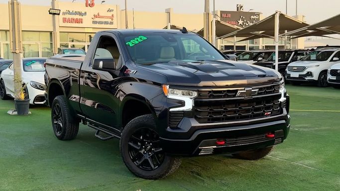 Used Chevrolet Silverado IV (T1XX) Facelift, 5.3 l, 2023 in Sharjah by Badar Used Cars, Black color.  | AUTO.AE