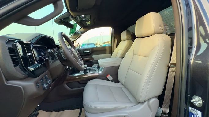 Used Chevrolet Silverado IV (T1XX) Facelift, 5.3 l, 2023 in Sharjah by Badar Used Cars, Black color.  | AUTO.AE