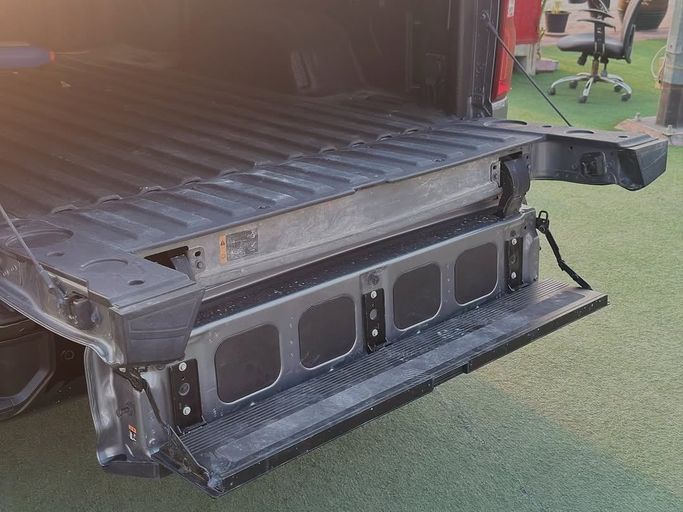 Used Chevrolet Silverado IV (T1XX), 5.3 l, 2021 in Sharjah by Badar Used Cars, Grey color.  | AUTO.AE