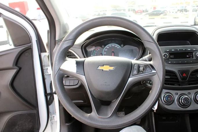 Used Chevrolet Spark III (M300) Facelift, 1.2 l, 2020 in Sharjah by Sama alsaadah Cars, White color. GCC Specs | AUTO.AE