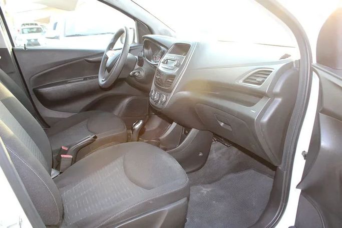 Used Chevrolet Spark IV Facelift, 1.4 l, 2019 in Sharjah by Sama alsaadah Cars, White color. GCC Specs | AUTO.AE